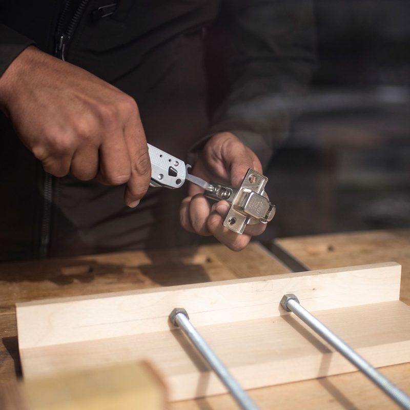 Custom Leatherman® Free™ K4 - Silver - 9