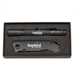 Custom Cedar Creek® RAVEN LIGHT & POCKET KNIFE COMBINATION SET